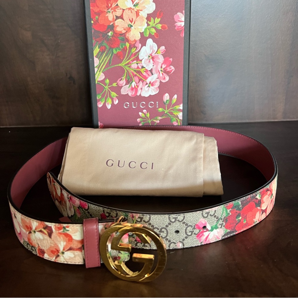Gucci Bloom Floral Pink Belt gold buckle. Small scratch/scuff mark on buckle